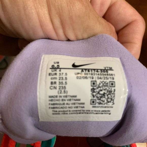 NIKE Women’s Air Max 270 React , Size 6 1/2. Electric Green/ Multi color - Picture 6 of 7